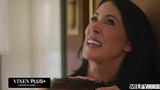 वाह! प्यारी केयरिंग मॉम रीगन को चाहिए वो जवान लंड नॉन-स्टॉप!