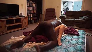 белая жена лижет черную жопу и трахается с bbc любовником