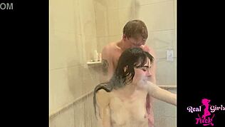 Čudovita 18+ Megan Marx trdo pofukana kot igračka