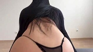 Julia Fit dobi pesji stil in spermo po obrazu