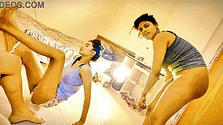 Karımın önünde seks kuckold cowgirl doggy götüne boşalmalı ffm