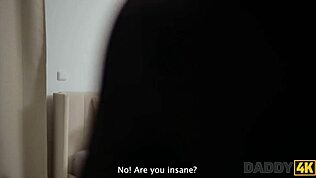 Daddy4k, ten dojrzały facet nauczył Annę de Ville ostrego analu
