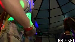 Parti Jadi Liar Pukulan Keras Baju Robek Mani Penuh Muka