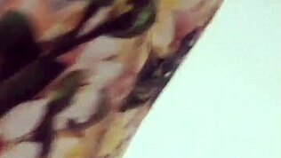 Krásna Novinha sa vyzlečie nahá a hrá sa s hračkami v časti 1. Čo ďalej?