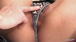 瘦弱日本骚货紧致小穴被无码深内射