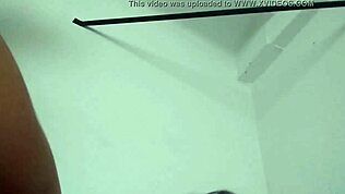 लातीना युवती 18+ को उसके बेस्ट फ्रेंड डॉगी स्टाइल से स्लैम करता है, उसकी बड़ी चूत हर थ्रस्ट लेती है