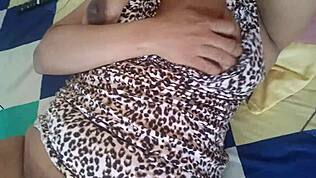 Hed steddatter sprøjter på stedfars seng og stønner højt 😍