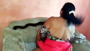 丈夫用老婆大屁股还债，真实自拍视频