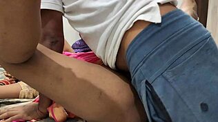 Indijska bhabhi dobija pičku probušenu od muža s hindu audio