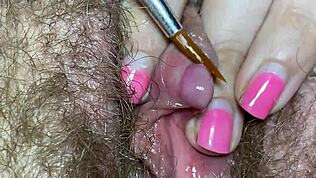 極限のクローズアップクリトリスフェティッシュエッジングがビデオに撮られる