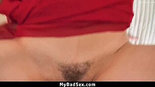 Mostohaapa reggeli merevedését rajtakapják, miközben ágyban szolgálja a reggelit