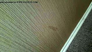 Ali lahko pogoltneš ta velik curk med curjenjem?