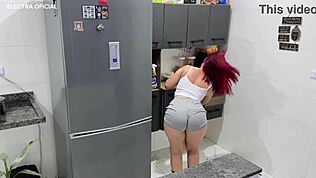 Büyük götlü latina hizmetçiyi anal zevki için işe aldım