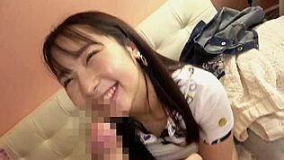 ミニ巨乳アジア娘が彼氏を捨てて年上に生ハメPOVで突かれる