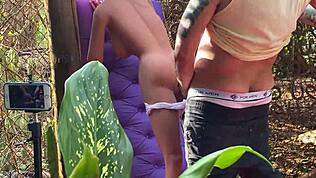 Bionda bambola si fa sfondare il culo di nuovo con giocattoli selvaggi!