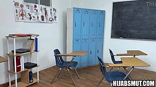 Yo, guru muslim ni kena pancut oleh pelajar amerika dalam foursome liar!