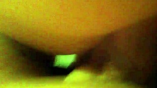 Dilipat pinggang kena kongkek doggy bareback kilat di ruang tamu