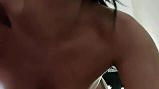 Claudia Bavel main dildo dengan gaya menggoda kompilasi