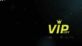 České holky si užívají vibrátor v mokré hře s močí