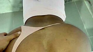 トイレ掃除中に尻穴拡張されてザーメン満タン