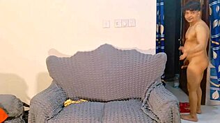 Mladý pár Sistya se rozjebe, dostává drsné kouření a tvrdé jebání zblízka