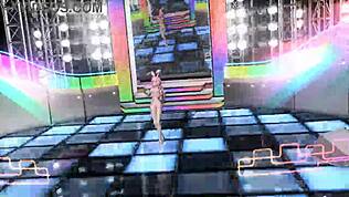 Megurine Luka pózuje nahá v plném bunny kostýmu