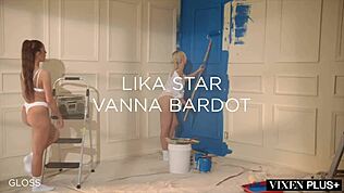 Η ξανθιά Vanna χαστουκίζει και βάζει δάχτυλα στη ξυρισμένη πούτσα σε λεσβιακό μουνάκι