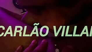 Tahle horká novinha sténá nahlas při lízání velký kundy! 😍