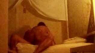 Latinka przyrodnia siostra rozrywa ciuchy i rucha brata w hotelu