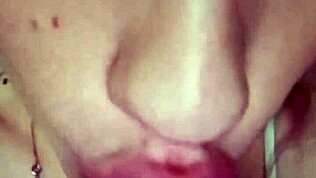 Elzakom sladká kunda s hračkami a spodním prádlem