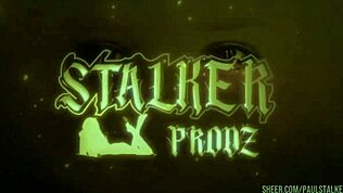 Clara Mia και Zuzu Sweet σε ομαδική σκηνή πίσω από τις κάμερες