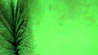 エロティックなアナルフェティッシュで日本のアヤがタイトなアナルを披露