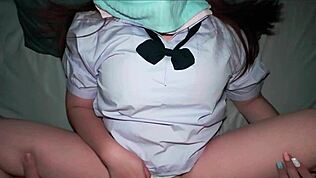 タイの学生売春婦が授業後にホテルでジューシーなマンコ遊び