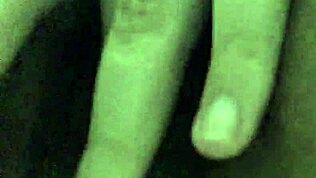 Filipina girlfriend shows off her lovely natural tits in homemade clip