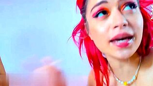 OMG, kijk naar deze geile lesbiennes die domineren met intens poeslikken en vingeren