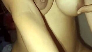 へい、ラッキーだよ、このインドネシアアクションでコンドームなしで中出しできた