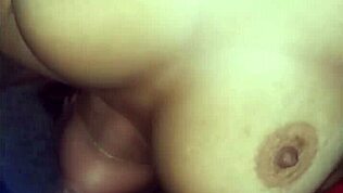 Vitne en Intens Hjemmelaget Økt med en Monster Svart Kuk og Deepthroat Ansikts Action