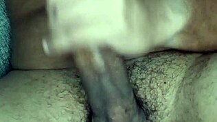 Latinboss ger intensiva onaneringsinstruktioner under het onaneringssession!