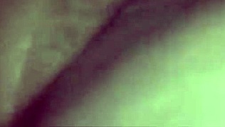 Я смотрю фильм со своей МАЧЕХОЙ и мы начинаем ТРАХАТЬСЯ очень быстро