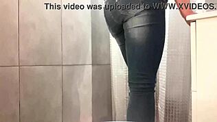 Incidente di Piscio Disperato nei Jeans e Tacchi Rosa, Ops!