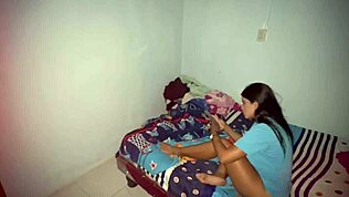 Gadis Malu 18 Tahun dengan Tetek dan Buntut Besar Basah oleh Bapa Tiri 55 Tahun. Adik Tiri Sertai Threesome Terlarang