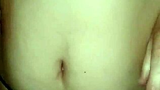 Katty Blake suger og knuller for cum på offentlig sted