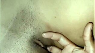 Bailey Quinn jari pepek basah dan bontot sampai orgasme?