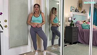 性感熟女健身装试穿 😍