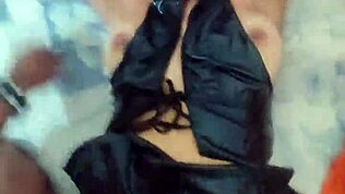 Minyon 18+ Venezuelalı model kostüm partisi sonrası arkadaşıyla