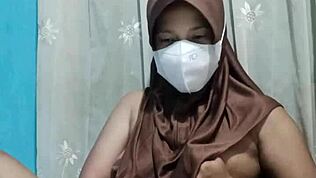 Cantik hijab masturbasi saat rumah kosong!