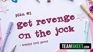 卢卢楚带领TeamSkeet VIP在娇小18+啦啦队长群交中戴眼镜。猛干窄臀和坐脸在狂野群交中。