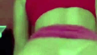 Jeg tok den unge 18+ stesøsteren min til motellet og vi knullet hardt!