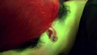 Hej, se shemale suge daddys pik, blive kæftet og sluge alt!