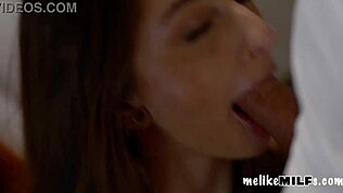 מילף ציצים ענקיים פנלופי קיי מתה על זין ענק, מצצה כמו כוכבת